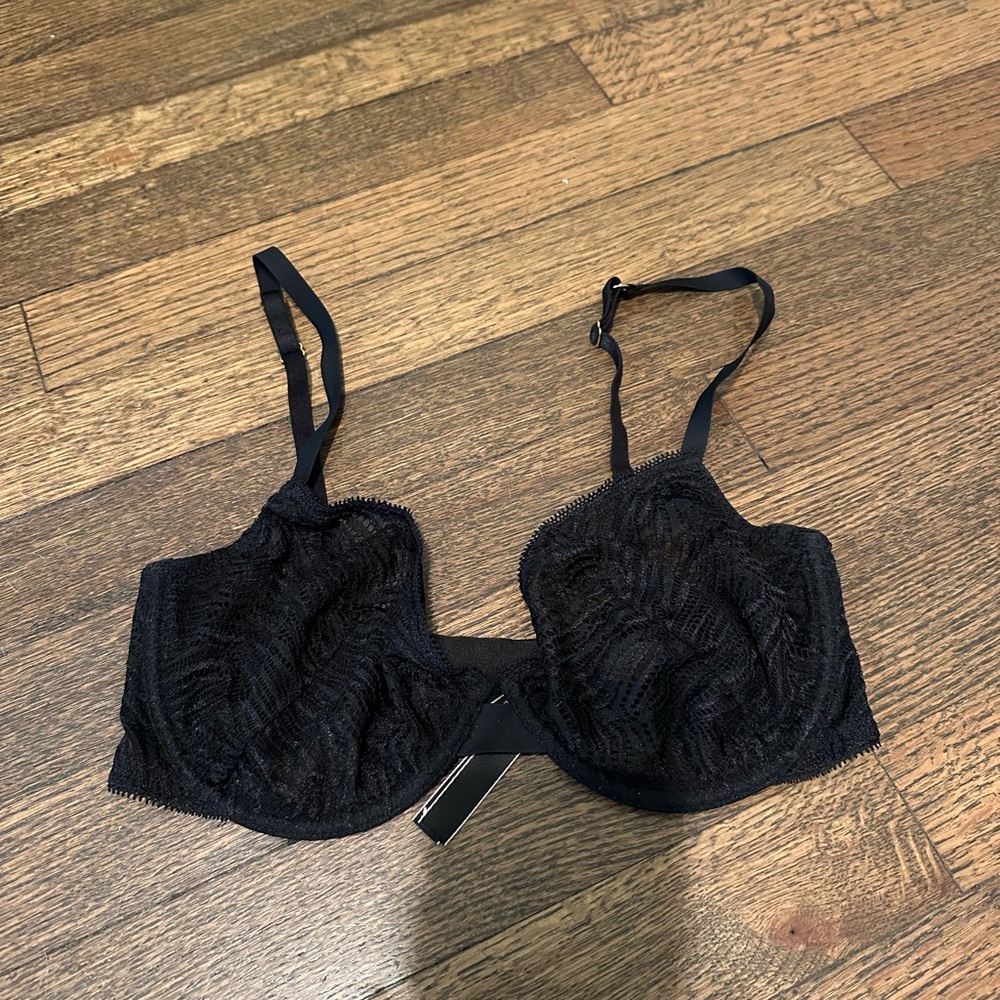 Victorias Secret Unlined Demi Bra NWOT 32DD